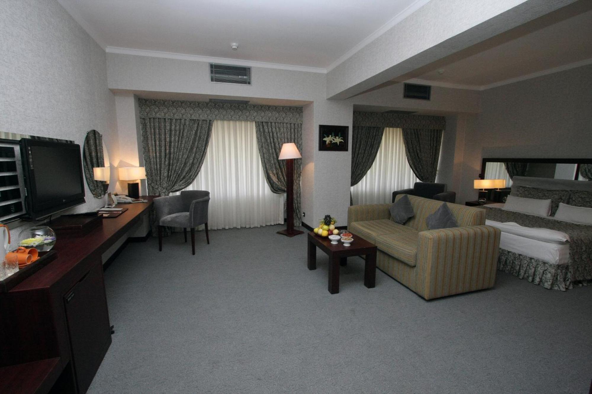 Le Grande Plaza Hotel Taskent Exterior foto